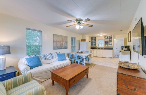 Panama City Cottage | Panama City Home w/Beach Gear & 2 Bikes