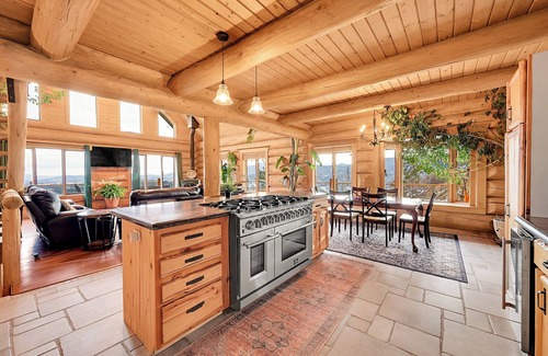 Bailey House | Panaromic Mountain Views, Hot tub, Dome, Game room, Red rocks!