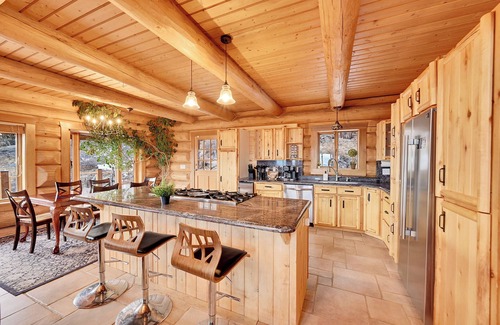Bailey House | Panaromic Mountain Views, Hot tub, Dome, Game room, Red rocks!