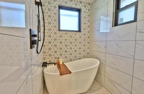 Wimberley House | Pancho and Lefty's - Place