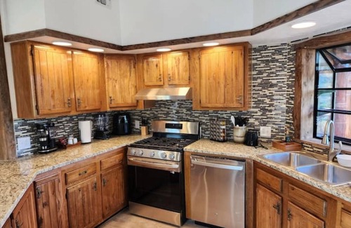 Timberon Cabin | Pancho Villa Cabin: Mesmerizing Views Await Your Unforgettable Retreat