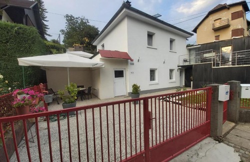 Center Apartment | Panda Rooms