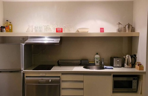 Darwin City Centre Apartment | Pandanas 15th floor (Water, City & Sunset views)