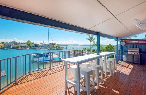 Yamba House | Pandanus | Spacious Waterfront Escape