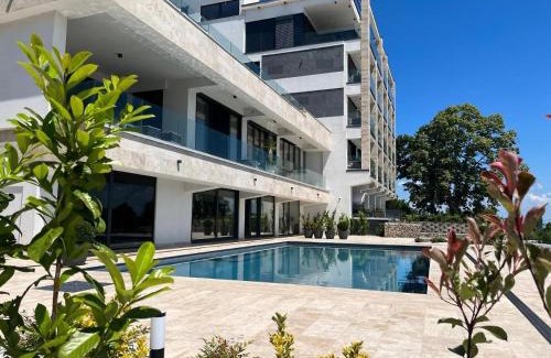 Alsóörs Apartment | Panorama Corner Residence - Pool, Sauna, Parking