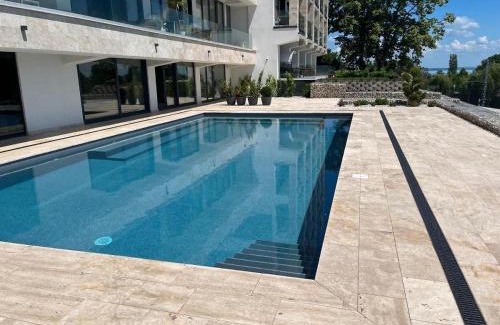 Alsóörs Apartment | Panorama Corner Residence - Pool, Sauna, Parking