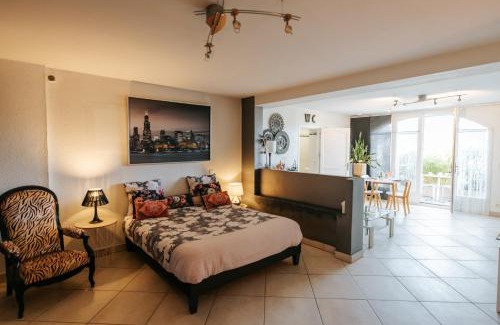 Poisy Apartment | Panorama Dream Annecy, Appart 42 m2 avec terrasse abritée, piscine et parking à 10 min d'Annecy