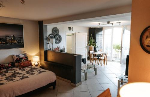 Poisy Apartment | Panorama Dream Annecy, Appart 42 m2 avec terrasse abritée, piscine et parking à 10 min d'Annecy