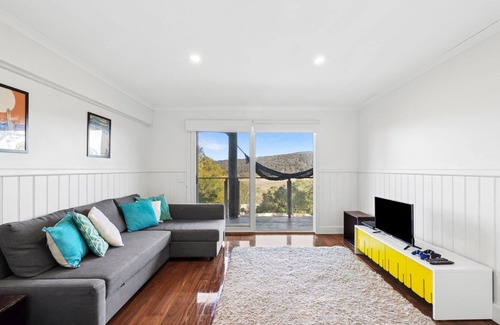 Aireys Inlet House | Panorama Dream - Experience coastal and bush living