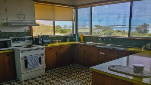 Lake Wangary House | Panorama Holiday Home On The Esplanade With Big Sunsets Views Are Rare
