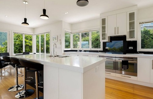 Queenstown House | Panorama Views | Central Majestic Mountain Vistas