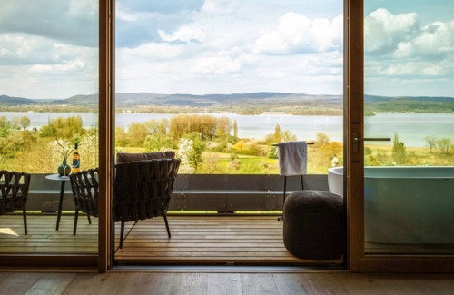 Gundholzen Apartment | Panoramasuite, Bad/WC, Seeblick, DG, 80 qm