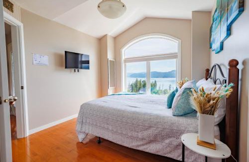 Central Okanagan Bed & Breakfast | Panoramic Acres B & B - Lake & Mountain Views