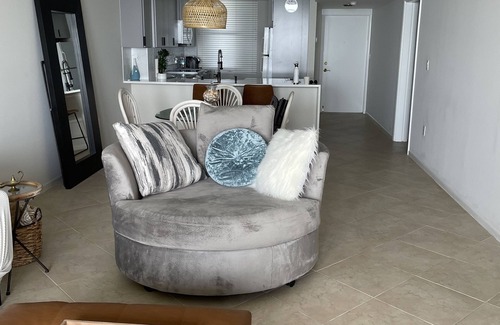 Hutchinson Island South Condo | Panoramic Direct Oceanfront Beach View + Balcony!🏖️☀️ Sunrises AND Sunsets!