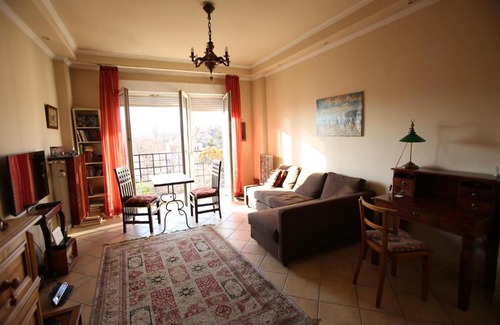 Orszagut Apartment | Panoramic Hideaway in Central Buda