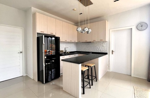 Kamala Apartment | Panoramic mountain view penthouse at Icon Park
