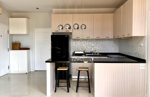 Kamala Apartment | Panoramic mountain view penthouse at Icon Park