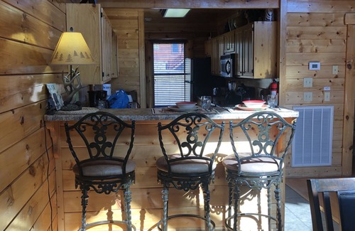 Gatlinburg - Pigeon Forge Cabin | Panoramic Mountain Views with Hot Tub and Movie Room in the Preserve Resort!