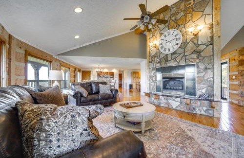 Newport House | Panoramic Mtn Views Spacious Tennessee Home!