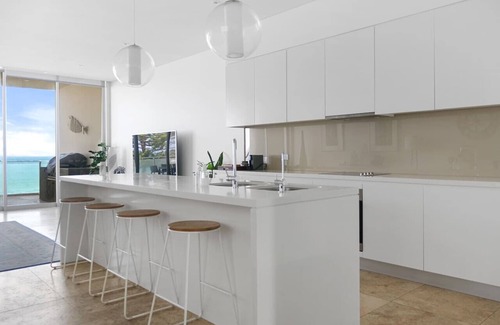 The Entrance North Apartment | Panoramic Ocean Penthouse - Dolphin View