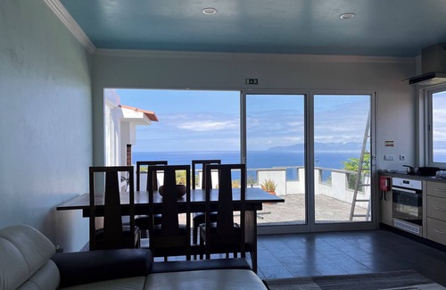 Sao Roque do Pico House | Panoramic Ocean Views from your Private Varand