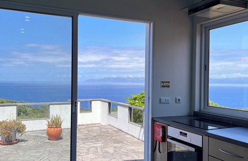 Sao Roque do Pico House | Panoramic Ocean Views from your Private Varand