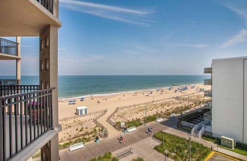 Sussex County Condo | Panoramic Oceanfront Condo w/Balcony & Pool – Walk to Boardwalk Fun!