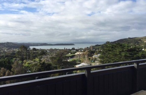 Oneroa House | Panoramic Paradise on Waiheke