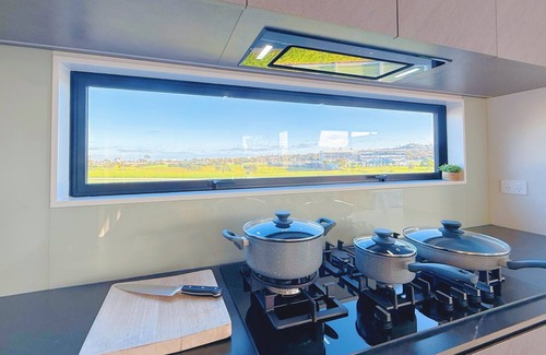 Greenlane - Ellerslie House | Panoramic Racecourse View - A Quiet Family Villa Over the Turf