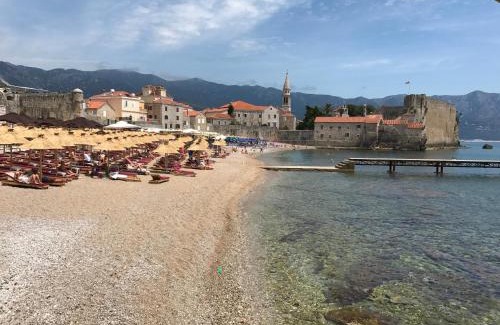 Budva Apartment | Panoramic sea view 3-bedroom apartment 50 m from the sea