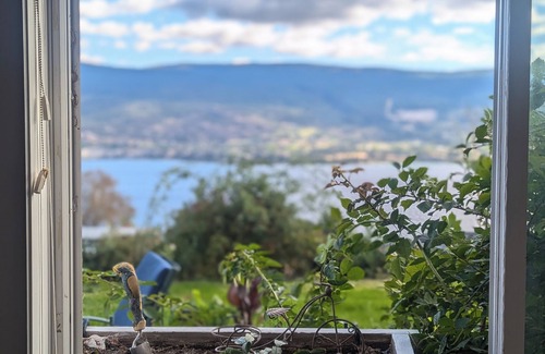 Okanagan-Similkameen Apartment | Panoramic Summerland Lake View Studio w/Hot Tub