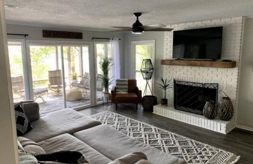 Cadiz House | Panoramic Sunset View Waterfront Firepit