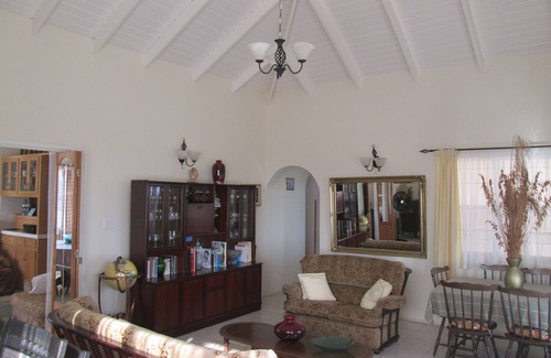 Cades Bay House | Panoramic views, peace and quiet