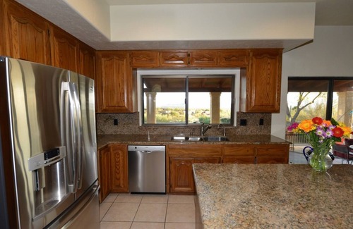 Sin Vacas House | Panoramic Views, A Great Location, Gated Community, Relax near Golf & Shopping