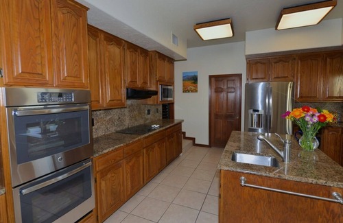 Sin Vacas House | Panoramic Views, A Great Location, Gated Community, Relax near Golf & Shopping