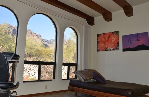 Sin Vacas House | Panoramic Views, A Great Location, Gated Community, Relax near Golf & Shopping