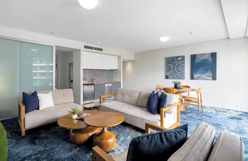 Cairns Central Business District Apartment | Panoramic Views at Harbour Light on the Waterfront