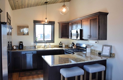 Sturgis House | Panoramic Views~ Bear Butte~ 10 Mins to Downtown