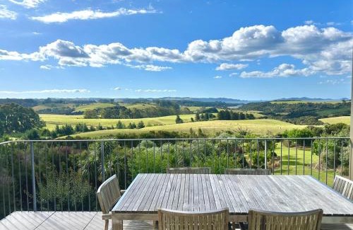 Te Tii House | Panoramic Views