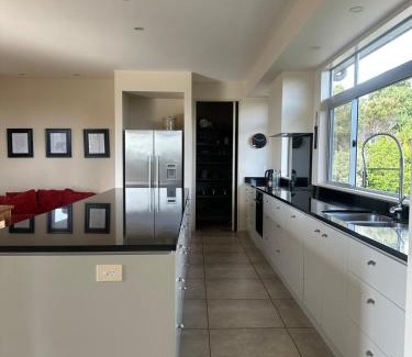 Te Tii House | Panoramic Views