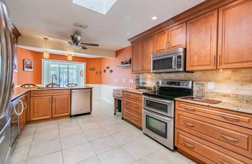 Gulf Harbors House | Panoramic Waterfront Home. Boat/Kayak dream! Minutes to Gulf of Mexico