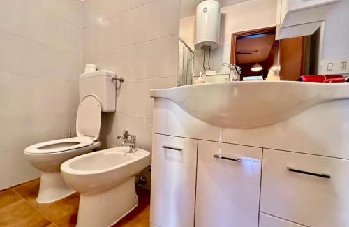 Civenna Apartment | Panoramica su lago e montagna near Bellagio