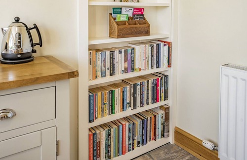 Llandefeilog Cottage | PANT Y CWTSH in Kidwelly