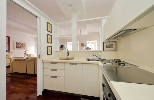 Rome City Centre Apartment | Pantheon view in the heart of Rome