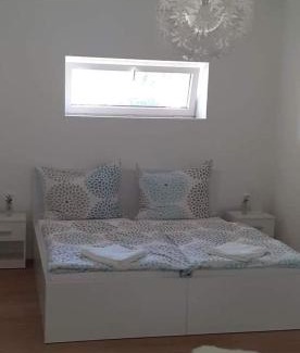 Szekszard Apartment | Panziozoenik