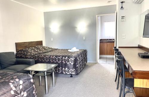 Papakura Hotel | Papakura Pioneer Motor Lodge & Motel