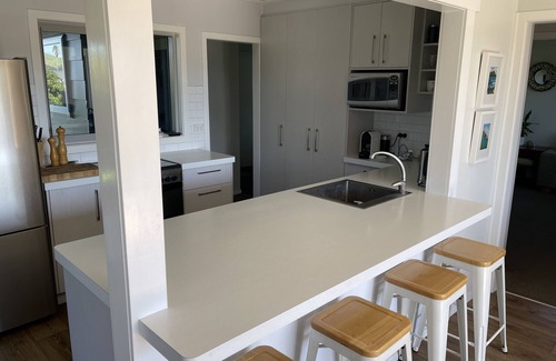 Papamoa Beach House | Papamoa beach, house with pool & spa, quick 4 min walk to the beach!