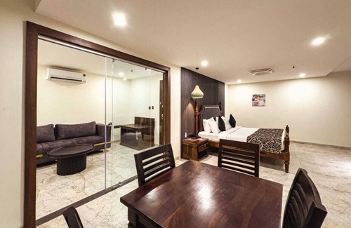 Rau Hotel | PAPAYA TREE HOTELS