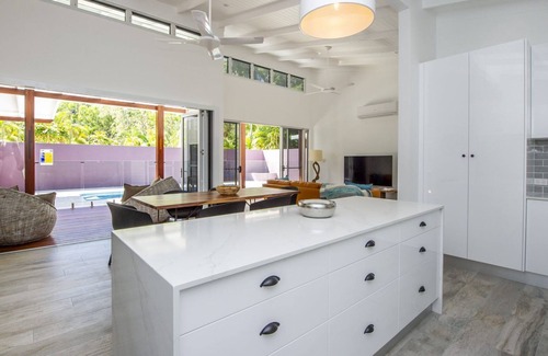 Horseshoe Bay House | Papillon Bleu, Horseshoe Bay Vista