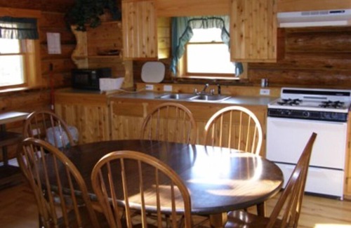 Drummond House | Papins Resort Cabin #7